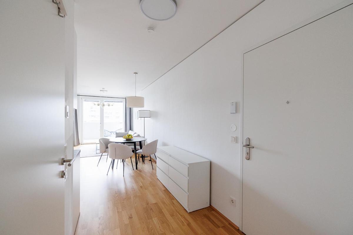 Lovely Apartment In Marina Tower - 10Min To City Center Виена Екстериор снимка