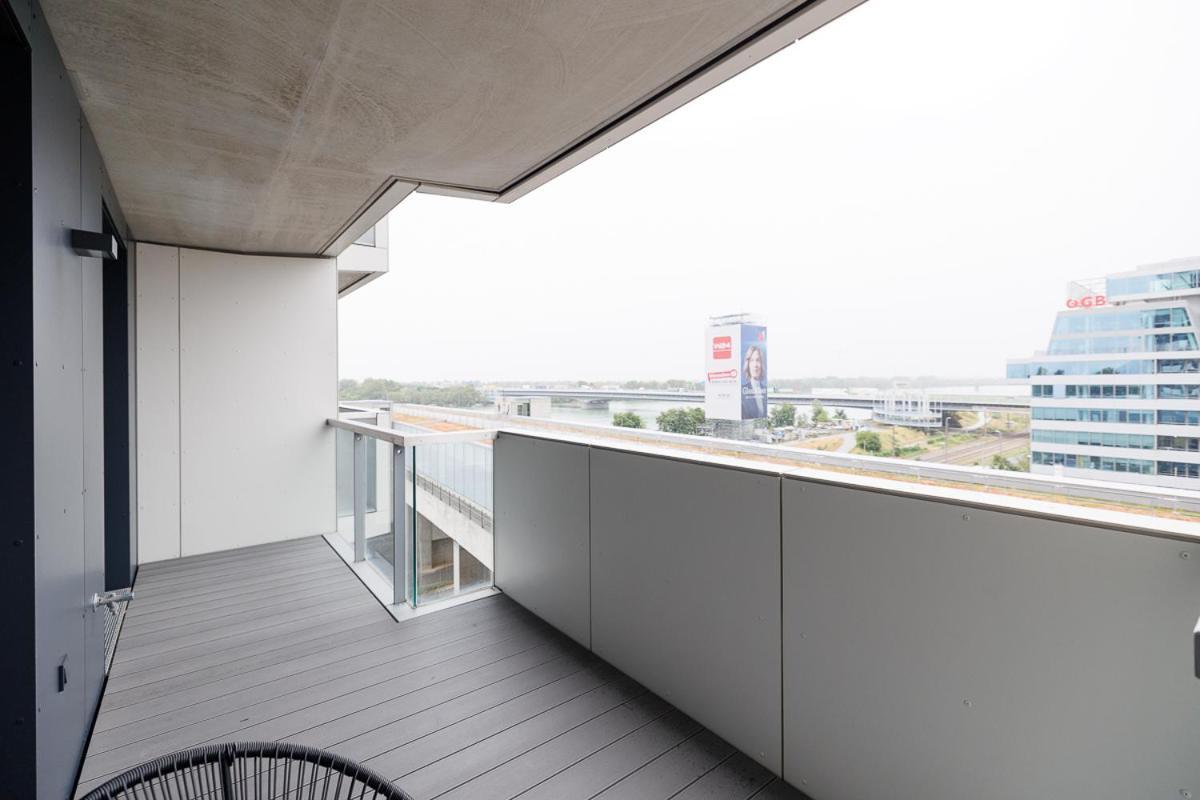Lovely Apartment In Marina Tower - 10Min To City Center Виена Екстериор снимка