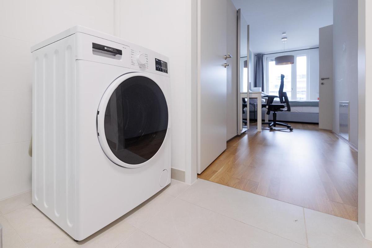 Lovely Apartment In Marina Tower - 10Min To City Center Виена Екстериор снимка