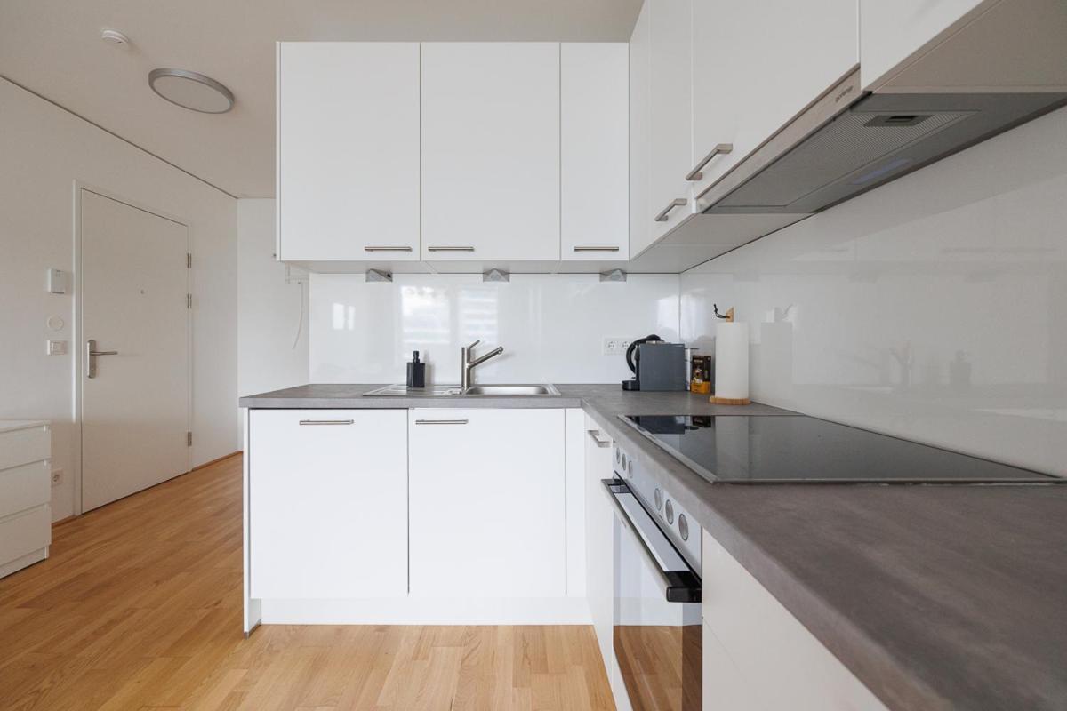 Lovely Apartment In Marina Tower - 10Min To City Center Виена Екстериор снимка